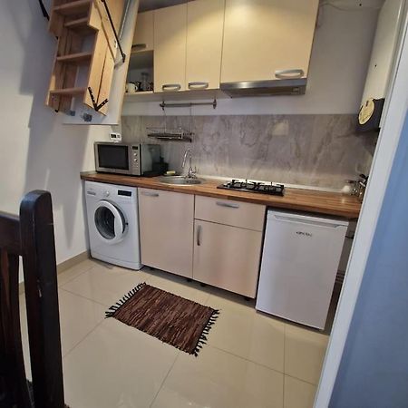 Apartament In Zona Catedralei Mitropolitane Jászvásár Kültér fotó