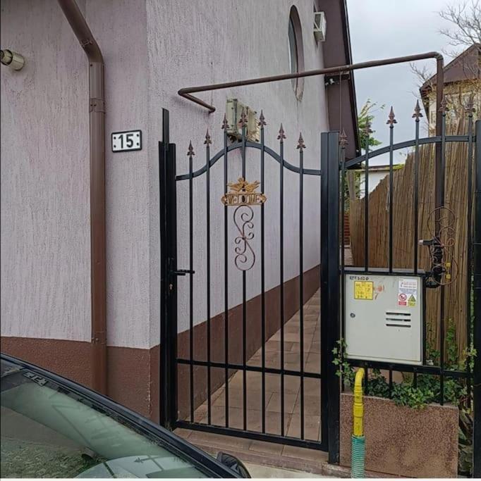 Apartament In Zona Catedralei Mitropolitane Jászvásár Kültér fotó